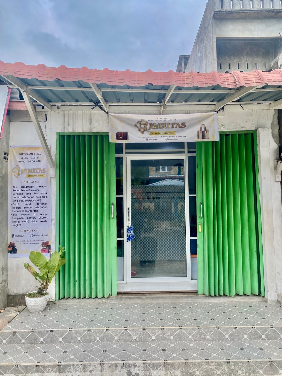 Suasana Toko Jabutas
